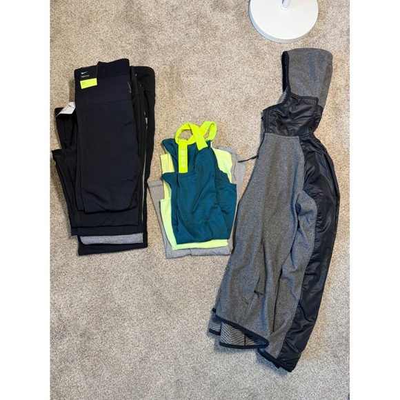 Nike Under Armour Women's Athletic Bundle Leggings Tank Top Jacket - Size Small - Picture 1 of 12